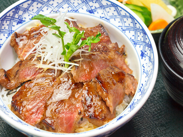 すてーき丼